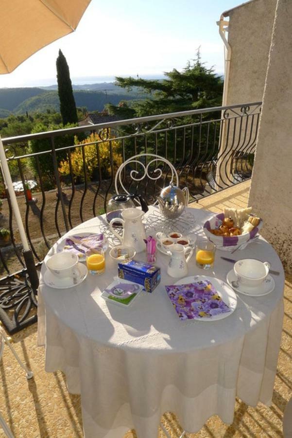 Bed and Breakfast La Tourrette Туррет-сюр-Лу Экстерьер фото